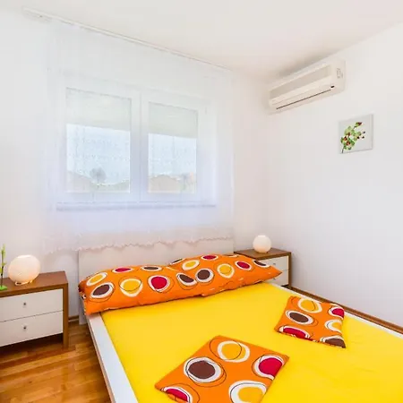 Hannah Apartment